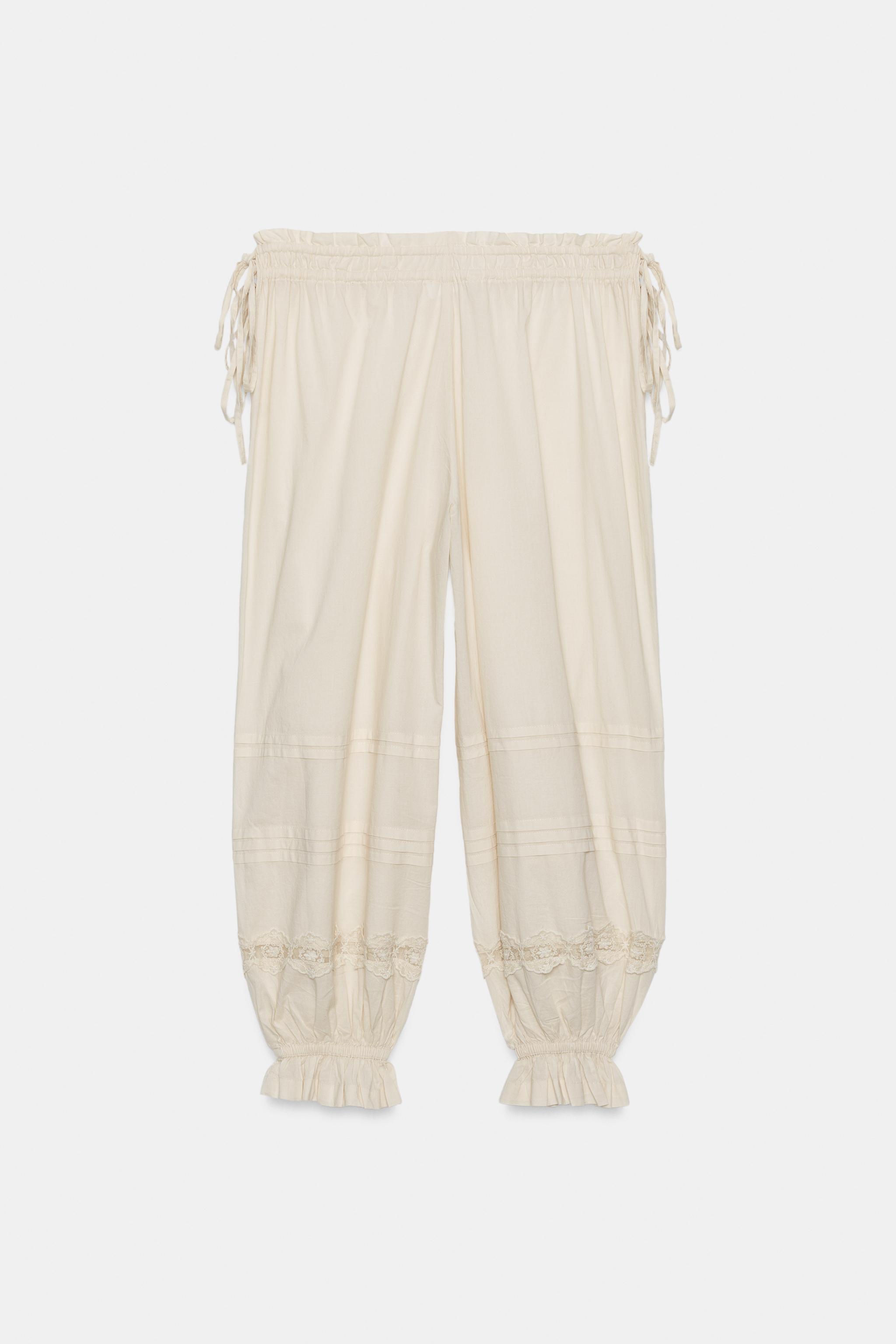 PANTALON BOUFFANT PLISSÉ ET DENTELLE